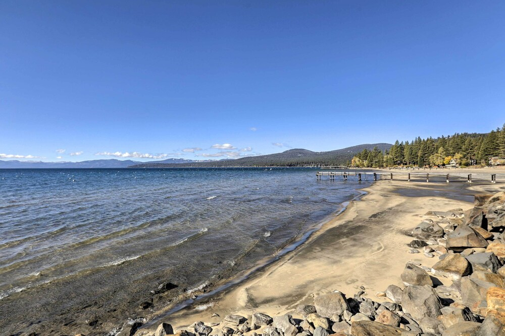 Beachfront Tahoe Vista Condo w/ Fireplace!