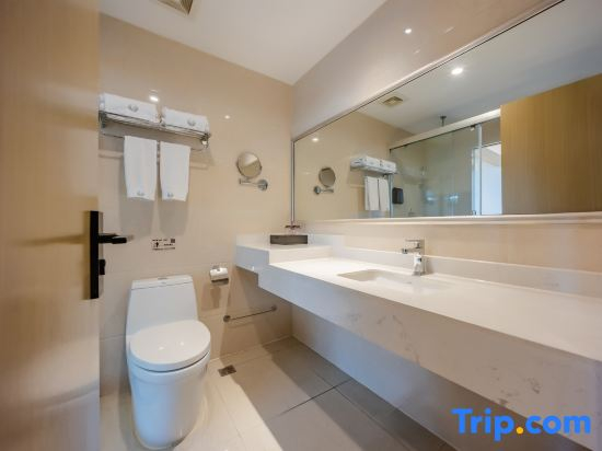 VX Hotel (Hefei Railway Station North Square Zhusi Beach Subway Station)