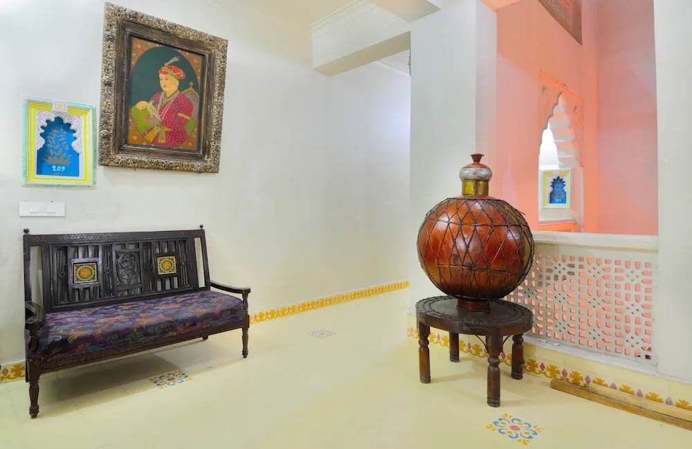 Jyoti Mahal A Royal Heritage Hotel - A Luxury Heritage Collection - Near to Connaught Place