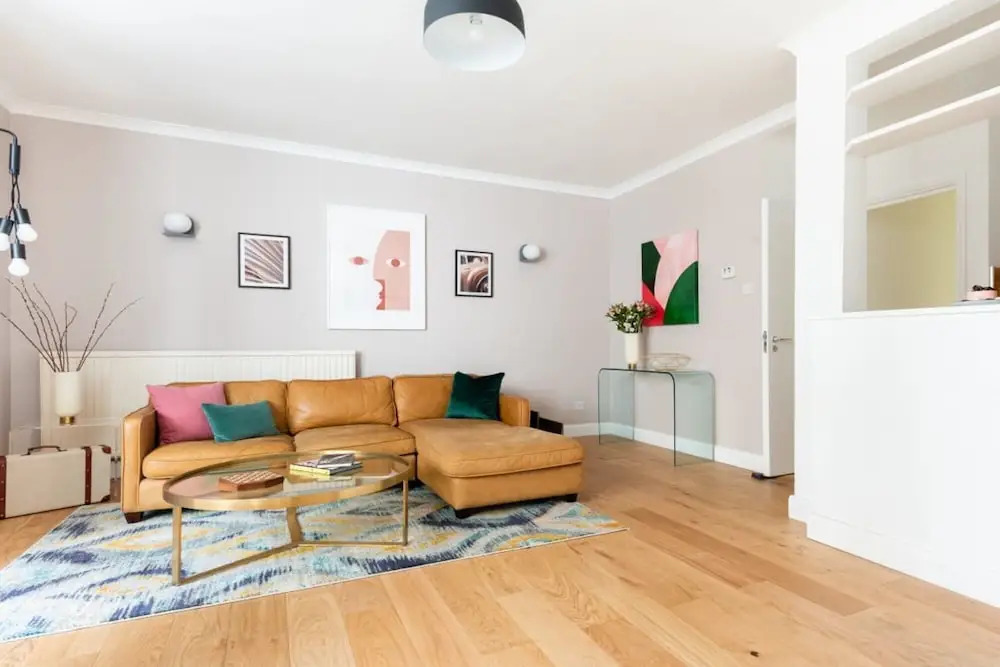 The Kensington Grove - Stylish 2BDR Flat with Private Patio