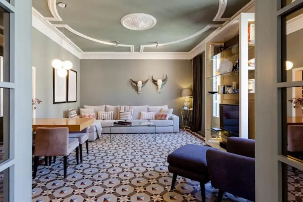 Unique Rentals Luxurious Oasis
