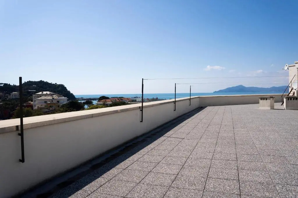 025 - Casa Panoramica in centro, 90metri SPIAGGIA VISTA MARE con TERRAZZO Vista Portofino