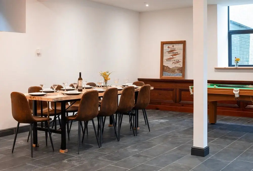 Beautiful 5 Bedroom Apartment in Capel Salem