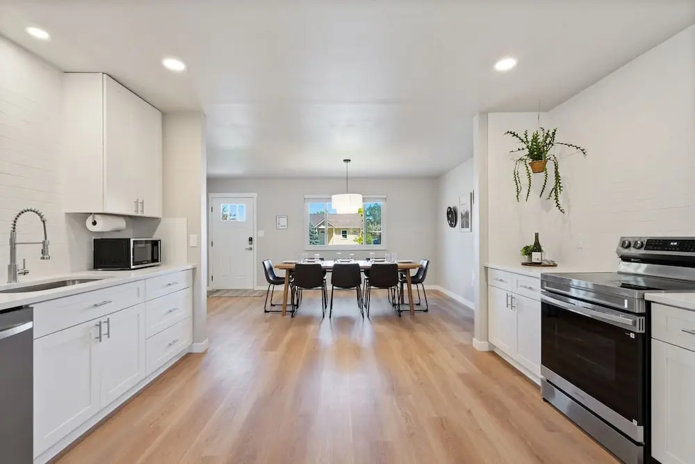 Oak Haus Group Stay w/ Fenced Yard & Game Room