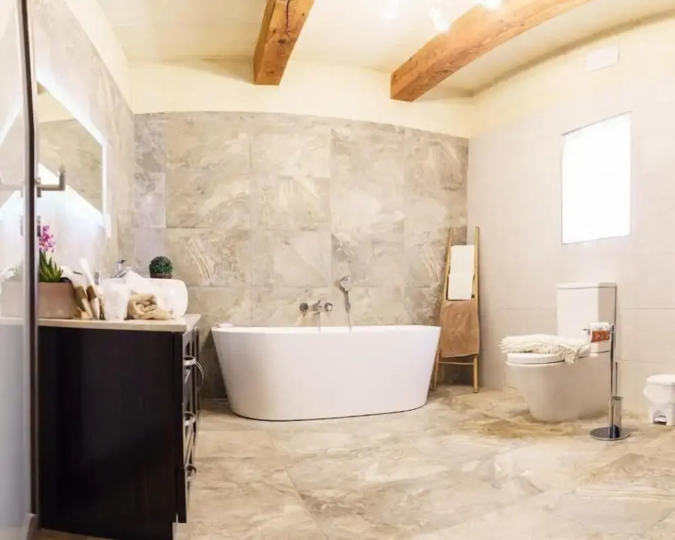 Ajuga Luxury Boutique B&B