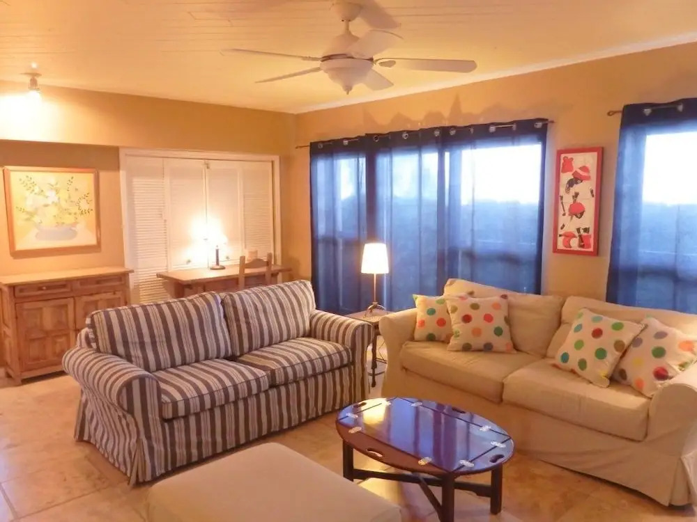 Lake Breeze 3/2.5 for 8 Large Pool Great Location