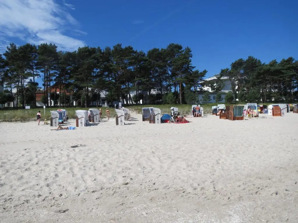 FeWo direkt am Strand , mit Balkon und seitlichem Meerblick, Haus Strelasund, Binz