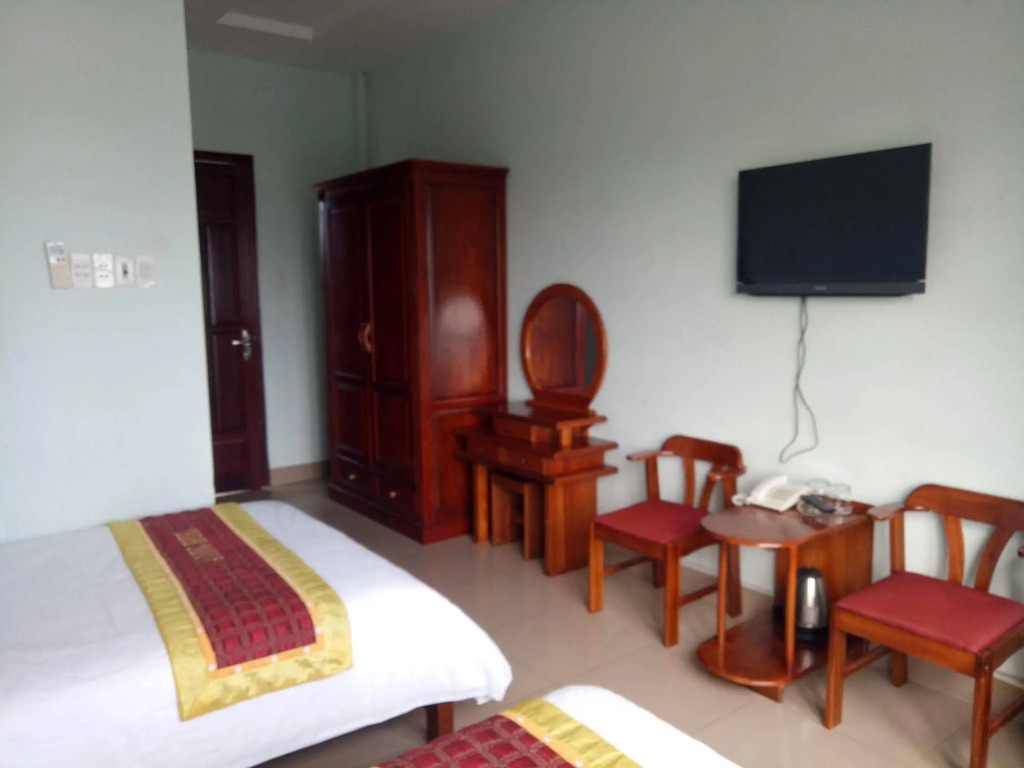 A Dong Hotel