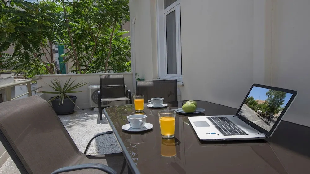 Lux 2BR Home On The Steps Of Acropolis