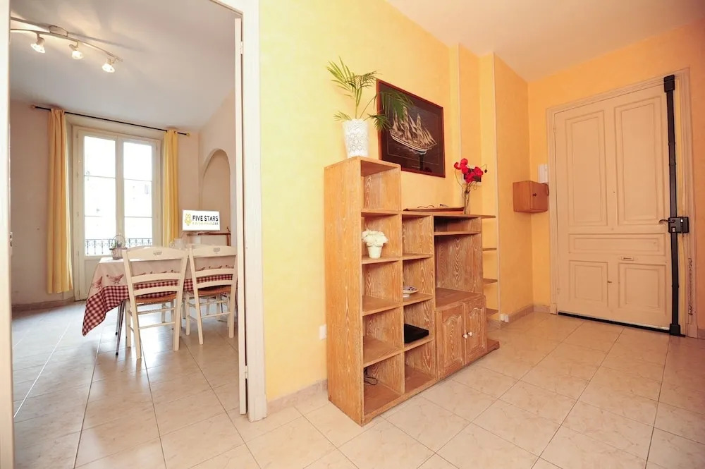Easy Flat - Five Stars Holiday House