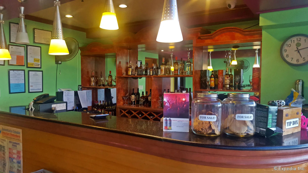 C & L Bay View Inn