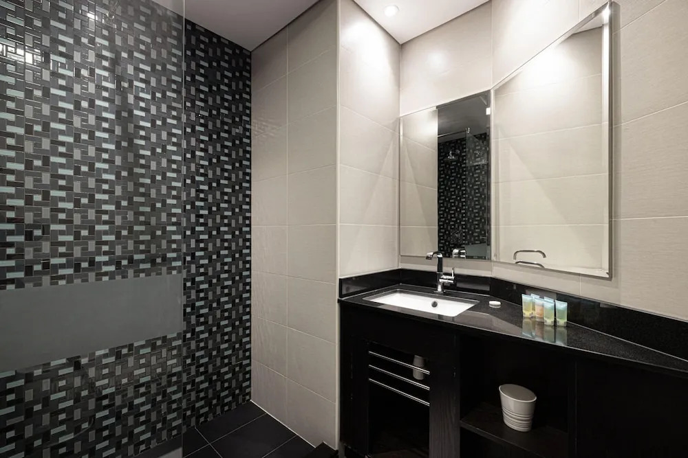Stunning 1-bed in the Iconic Cayan Tower
