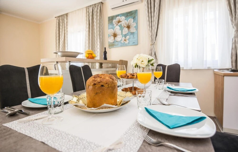 Lovely Home In Privlaka