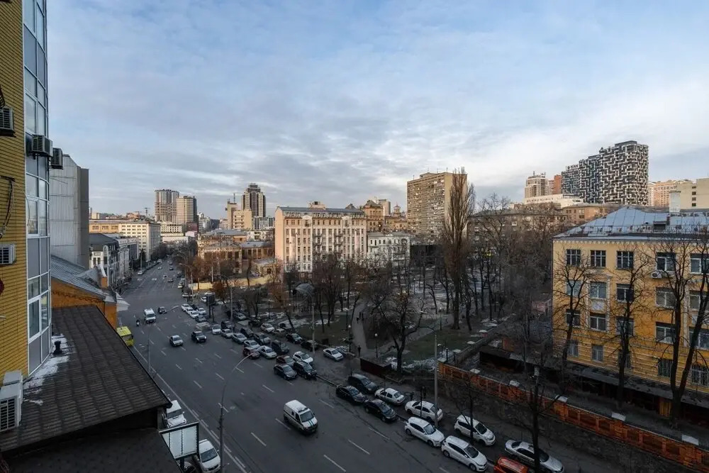 KievApts Gorkogo 72