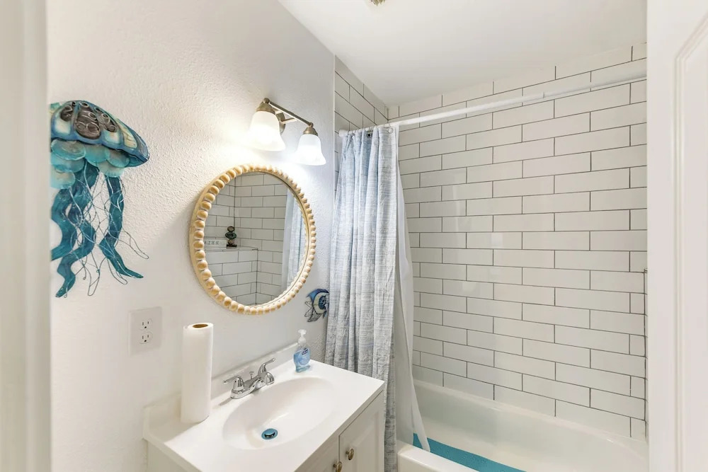 1 Mi to Dtwn Waco! Lovely Home w/ Fire Pit Table