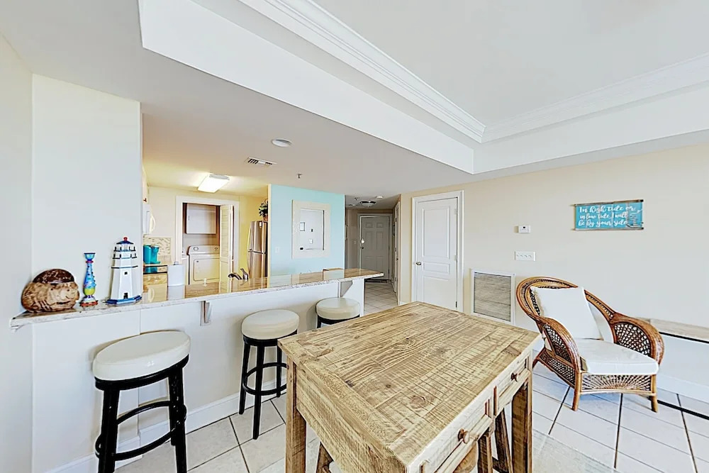 New Listing! Beachside W/ Bay Views & Pool 2 Bedroom Condo