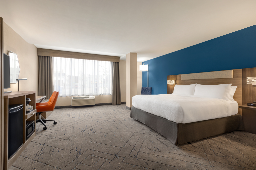 Holiday Inn Express & Suites Evansville Downtown