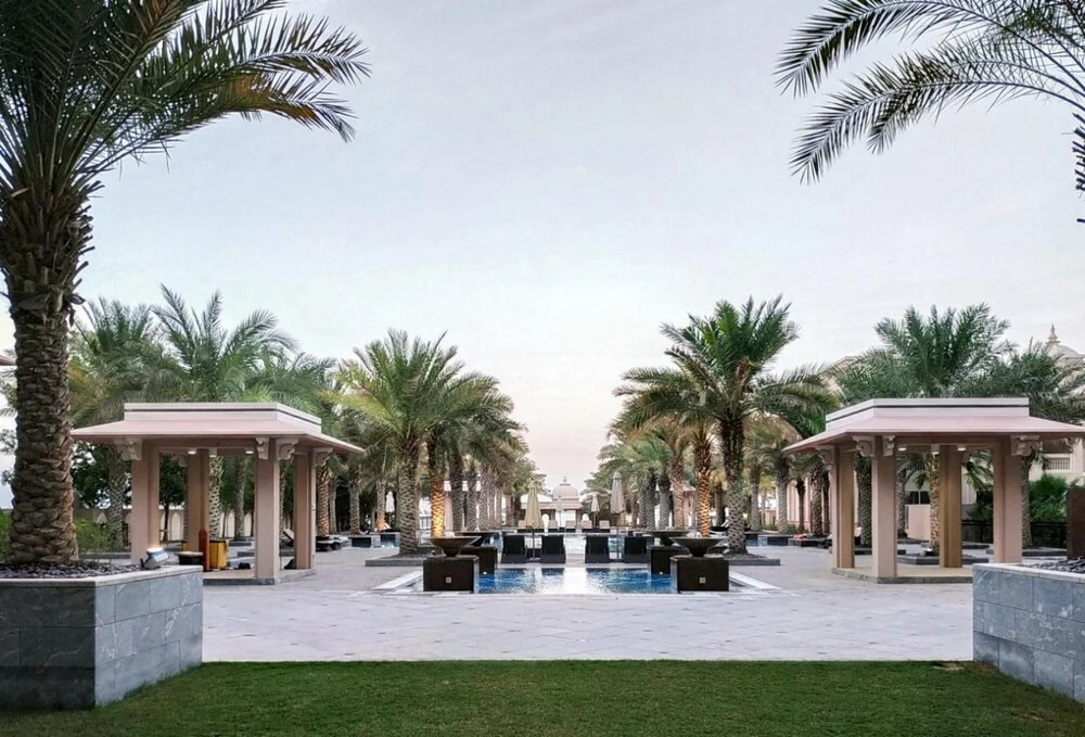 Beachfront Garden 2BR APT in Luxury Resort