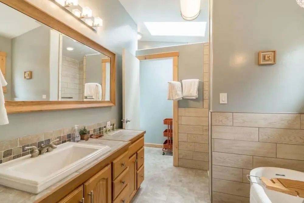 Northwoods Blvd Criterion 20 - High Pines Hideaway