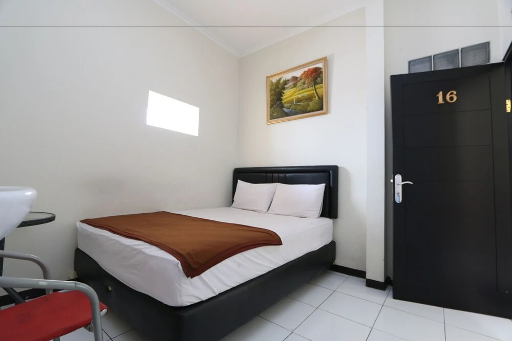 Bantal Guling Braga Guesthouse