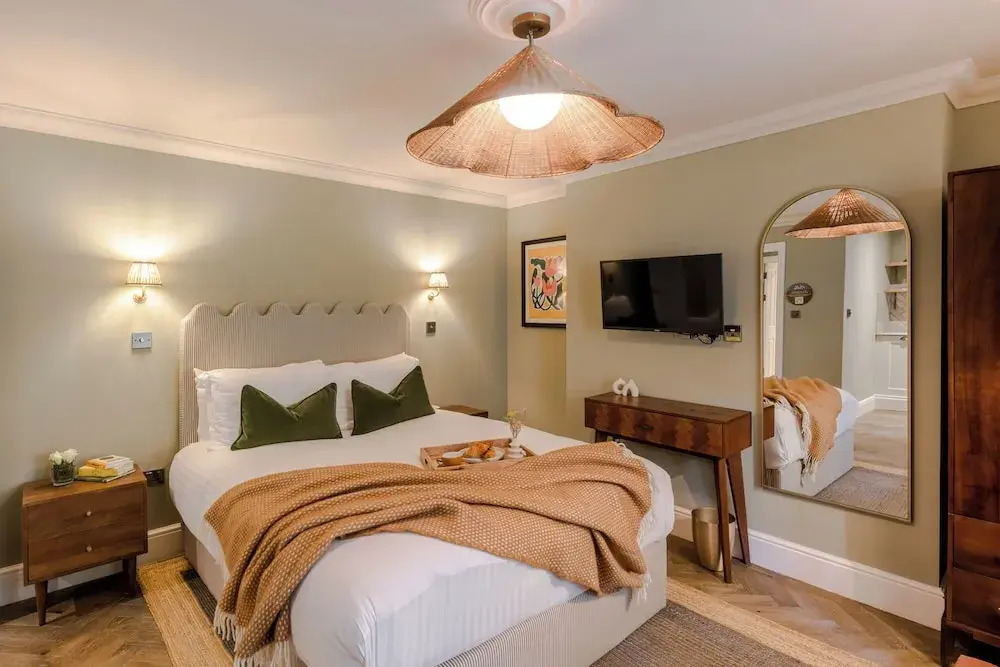 Tyndalls Park - Your Apartment