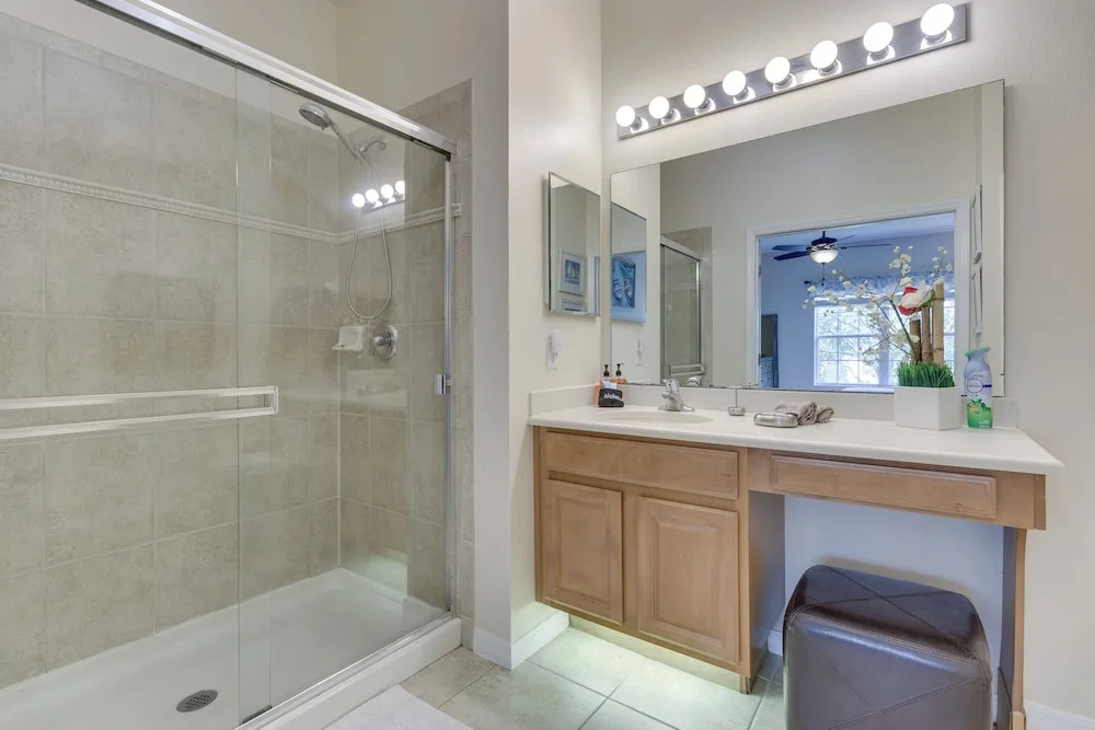 Kissimmee Retreat w/ Pool Access < 4 Mi to Disney!