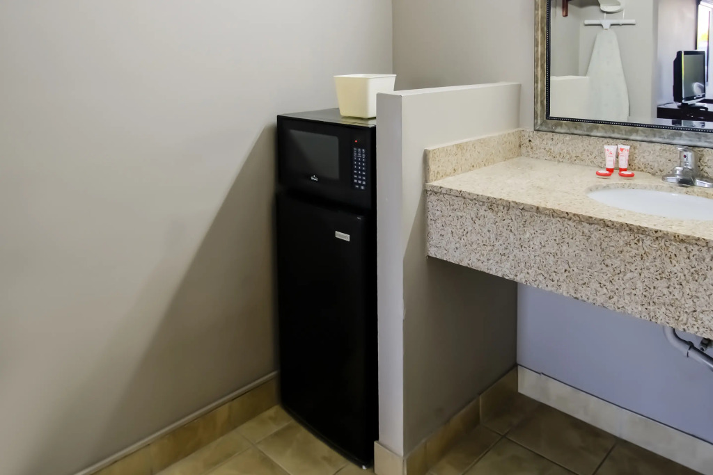 Cypress Inn & Suites Washington by OYO