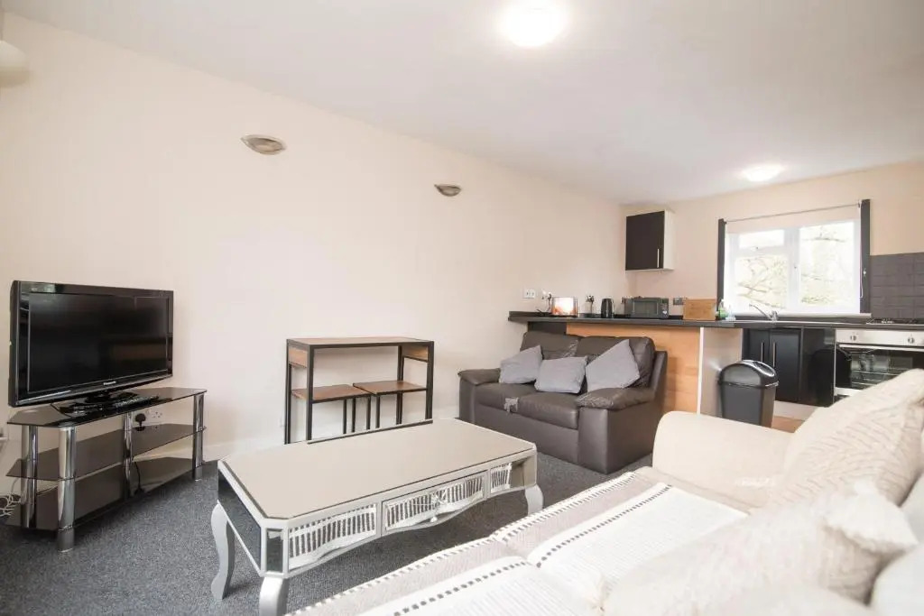 Aston Henry James Courtlands Cosy apartment close to Maidenhead train station