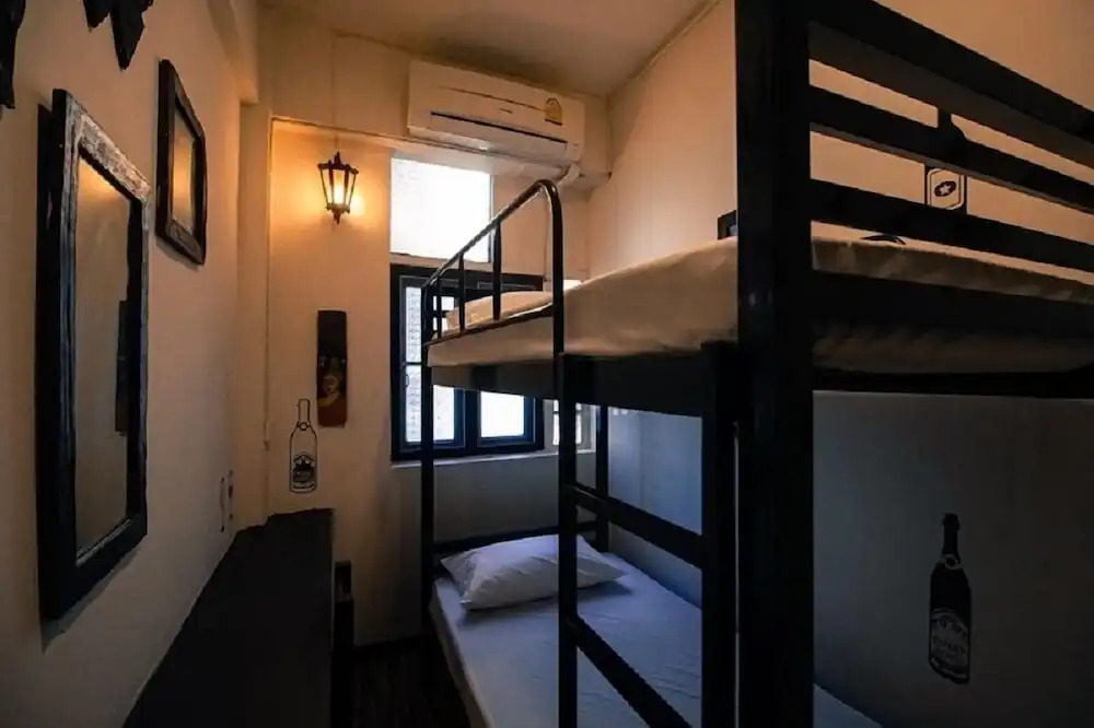YHA Bangkok Downtown at Station S3 - Hostel