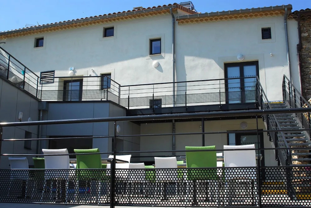Hostel Les Terrasses du Roc