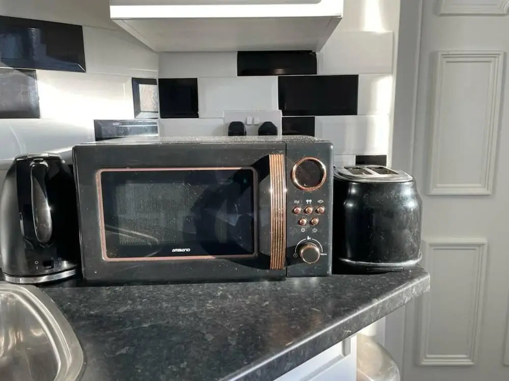 Modern 1 bed Apartment, 10 Mins to Leeds City Cent