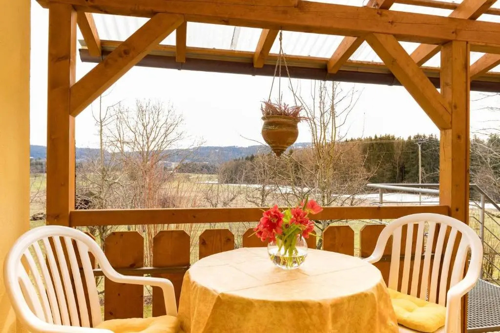 Apartment mit Balkon