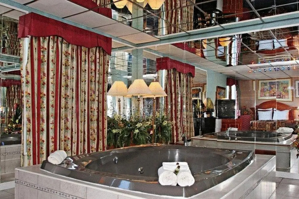 Regal Inn & Suites