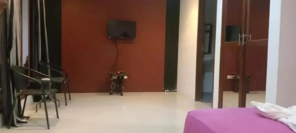 EXPRESS O 91581 Starla Spa & Home Stay