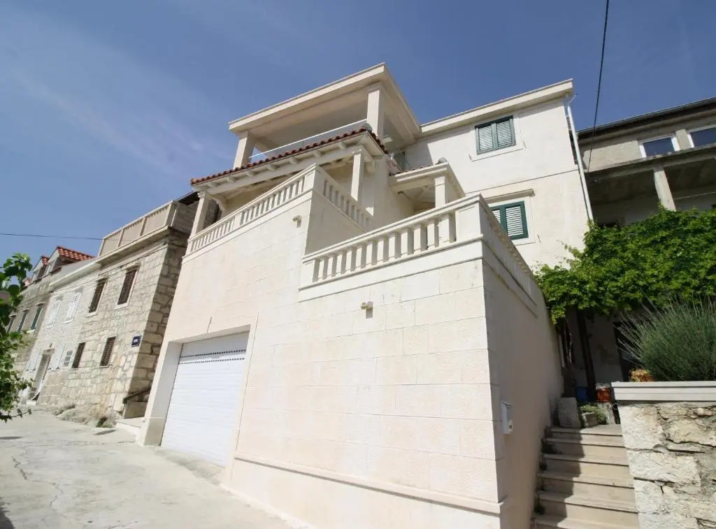 Apartments by the sea Sumartin, Brac - 18749