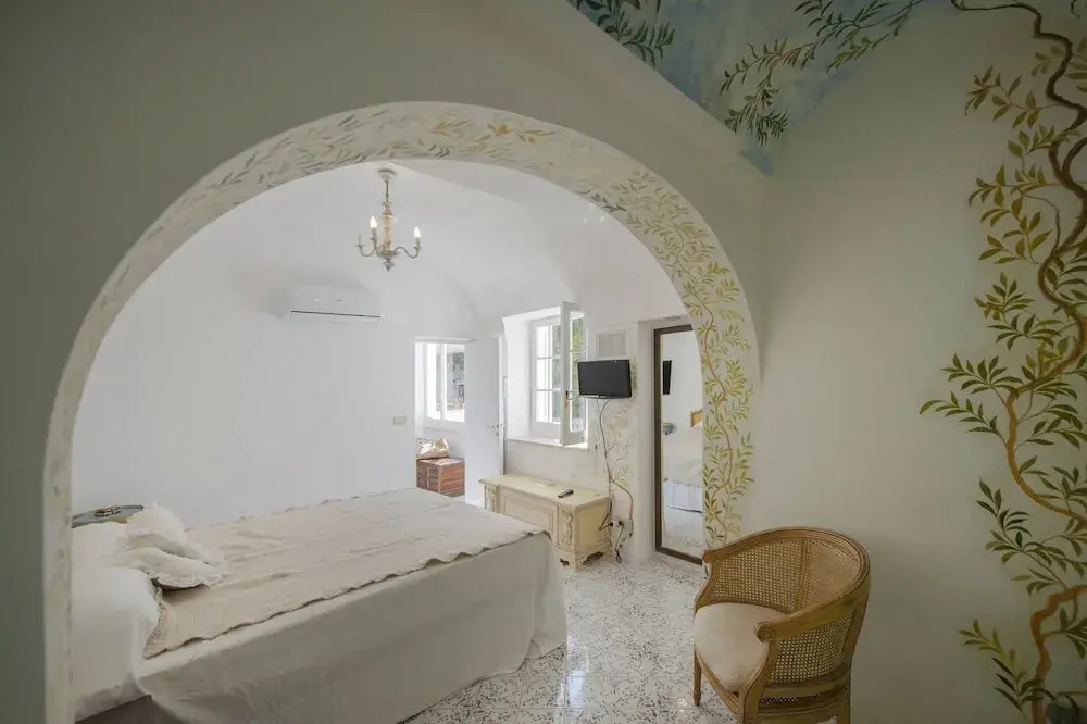 Tragara 12c Art House Luxury Shopping