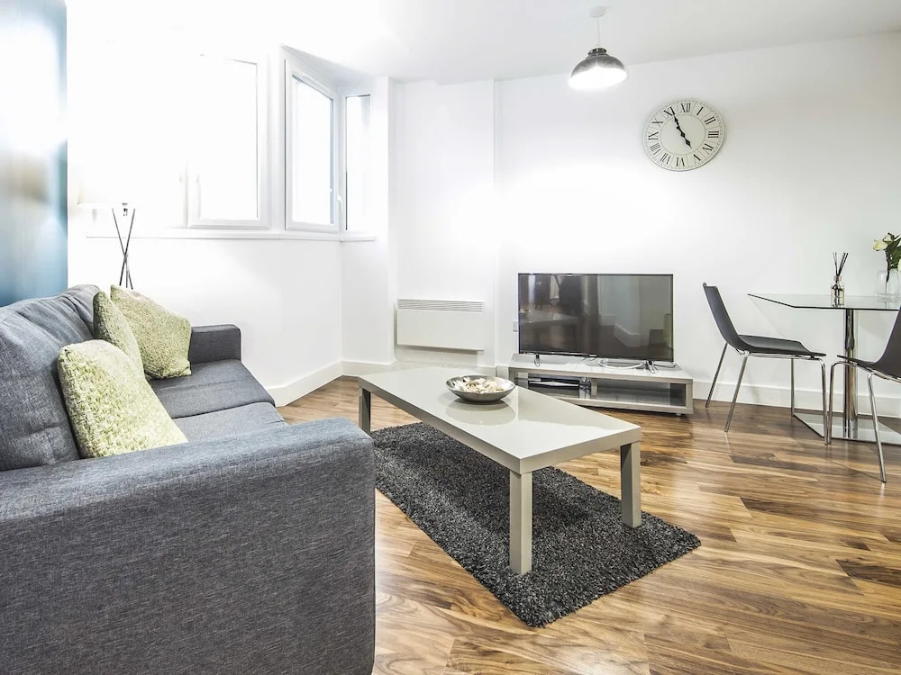 First Stay Apartments - Metropolitan House