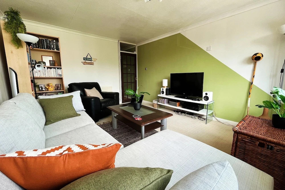 Spacious 2 Bedroom Apartment in Cricklewood