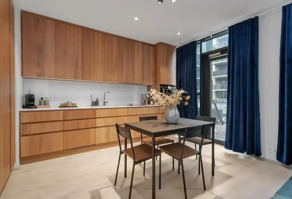Premium Downtown Queen Apartment KARTULI