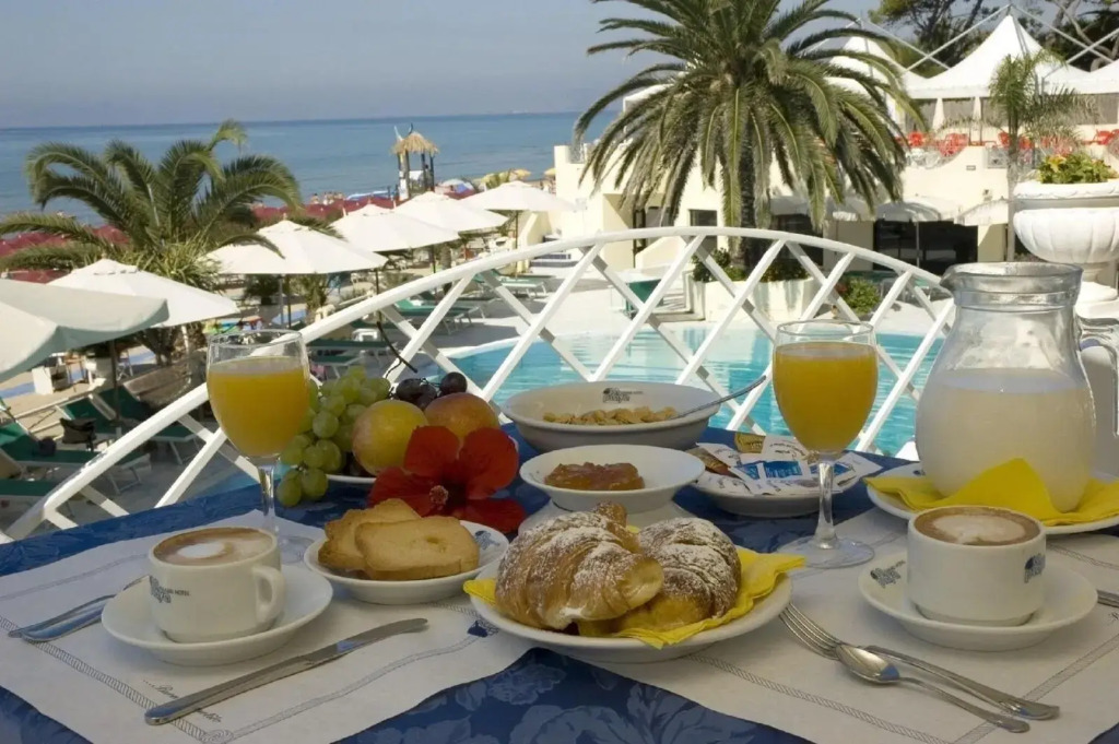 Hotel La Playa
