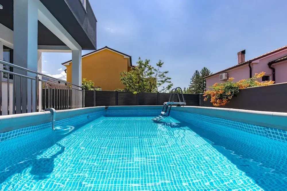 Pool House Beba Tribalj Lake