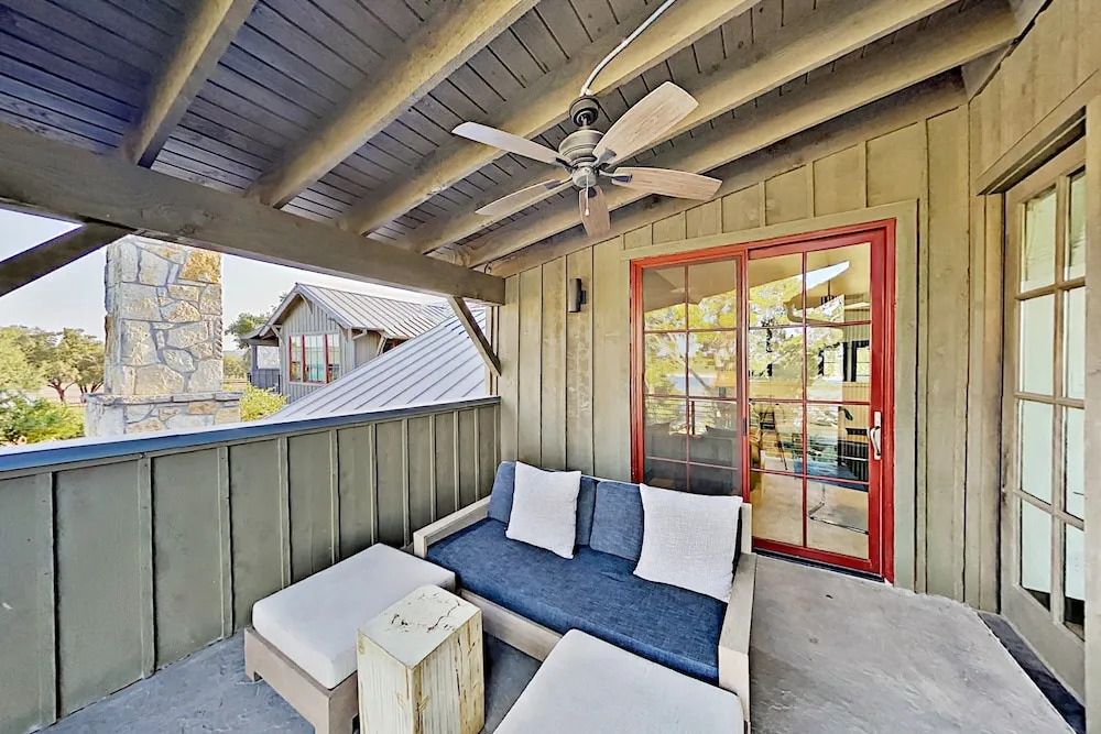 Gorgeous Resort At The Reserve At Lake Travis 4 Bedroom Home