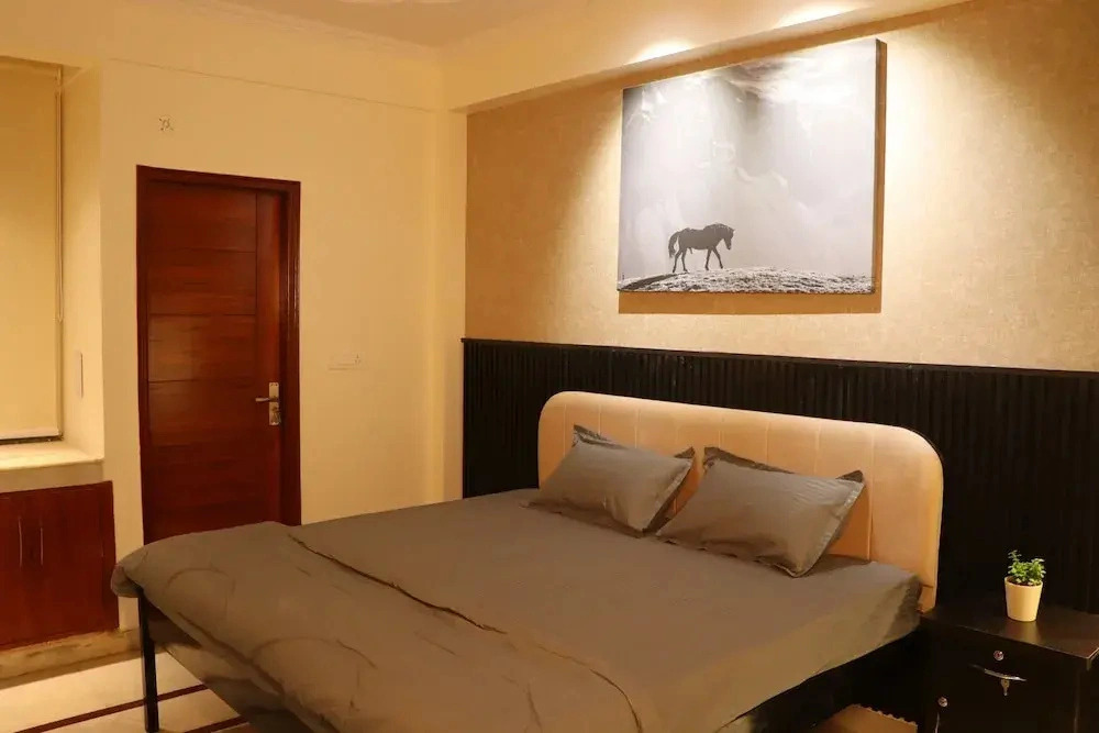 LetStay Vasantkunj Delhi