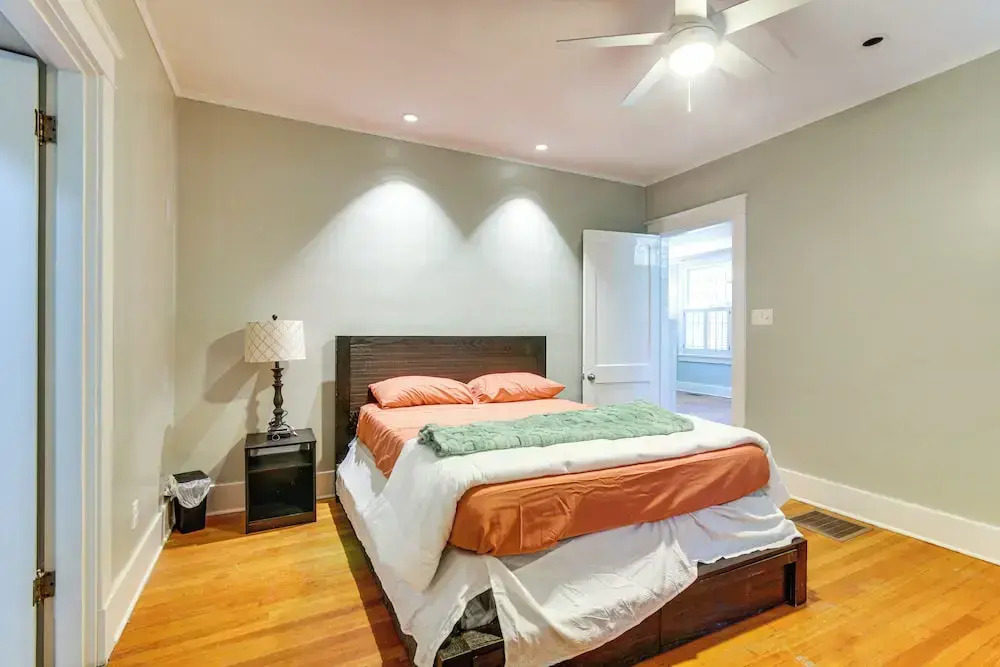 Midtown Duplex 1 Mi to Memphis Zoo & Overton Park!