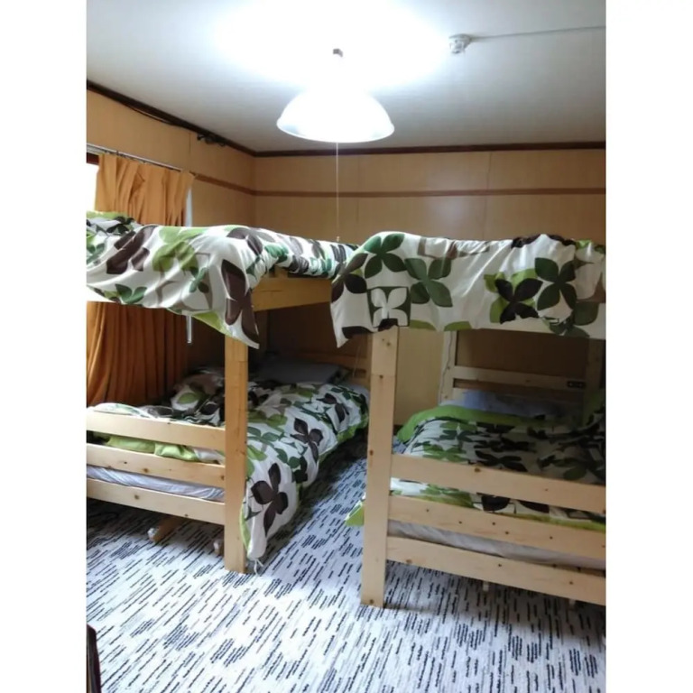 Yumin Backpackers