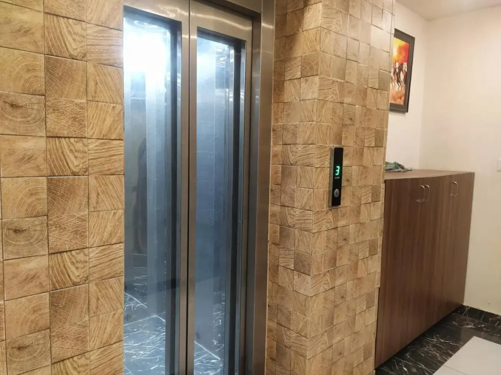 Hotel Regal Residency