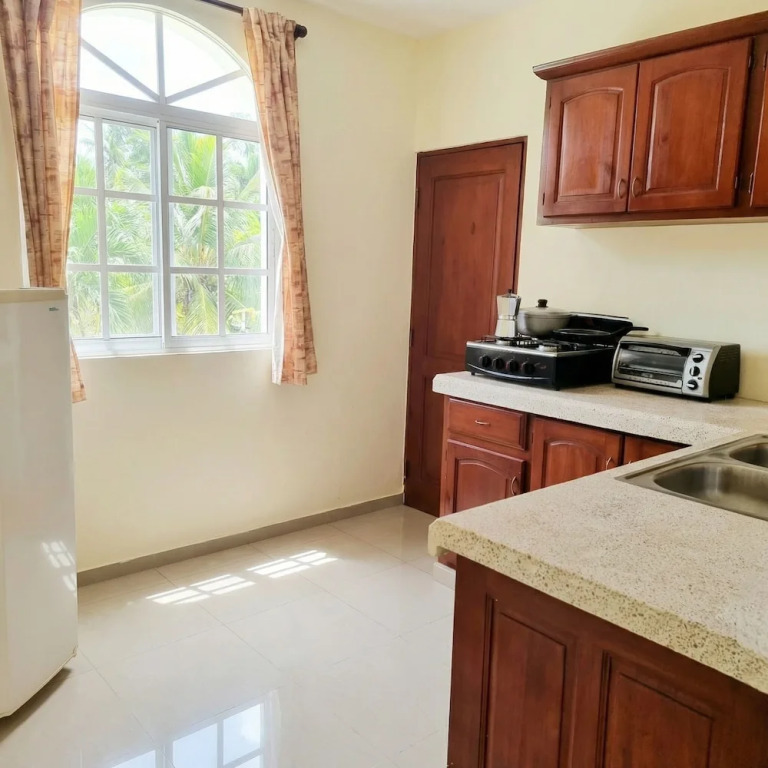 2-bedroom Beach Apartment With Pool Costambar