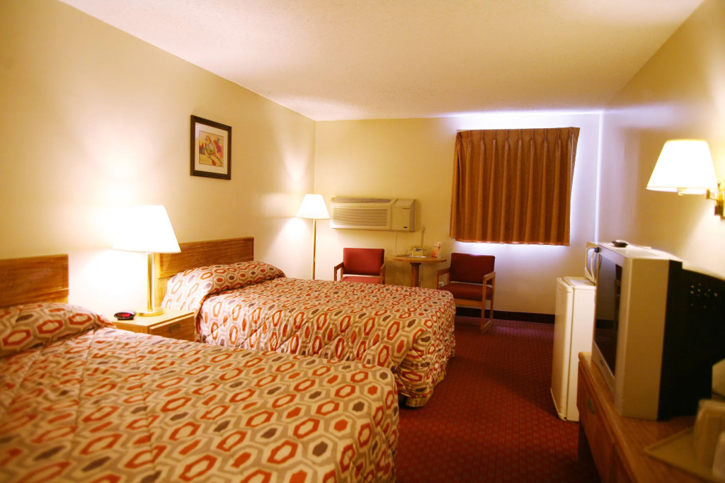 The Inn & Suites SW Omaha