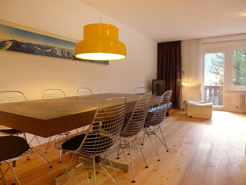 Apartment Chesa Vuorcha by Interhome