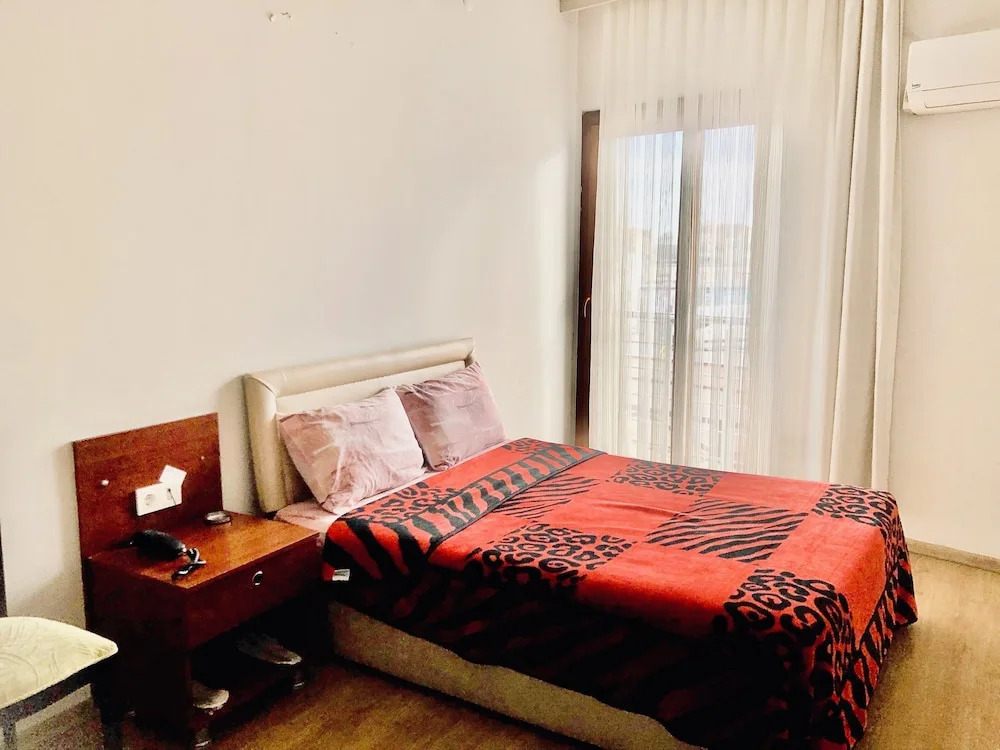 Otel Yaşar
